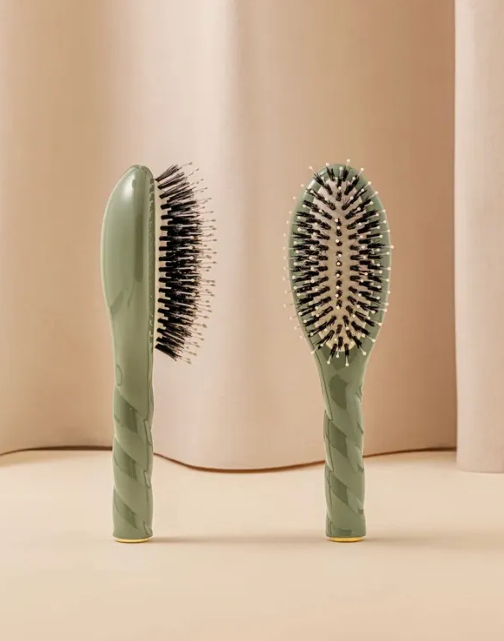La Bonne Brosse N°03- The Essential Soft Brush for Gentle Scalp Care Hair Brush (Small)